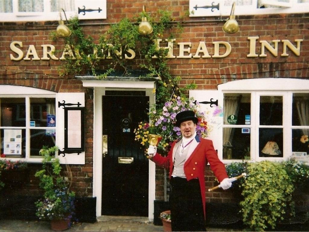 The Saracens Head Inn Amersham Exterior photo