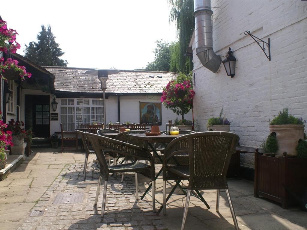 The Saracens Head Inn Amersham Exterior photo