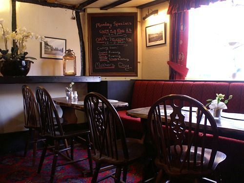 The Saracens Head Inn Amersham Exterior photo